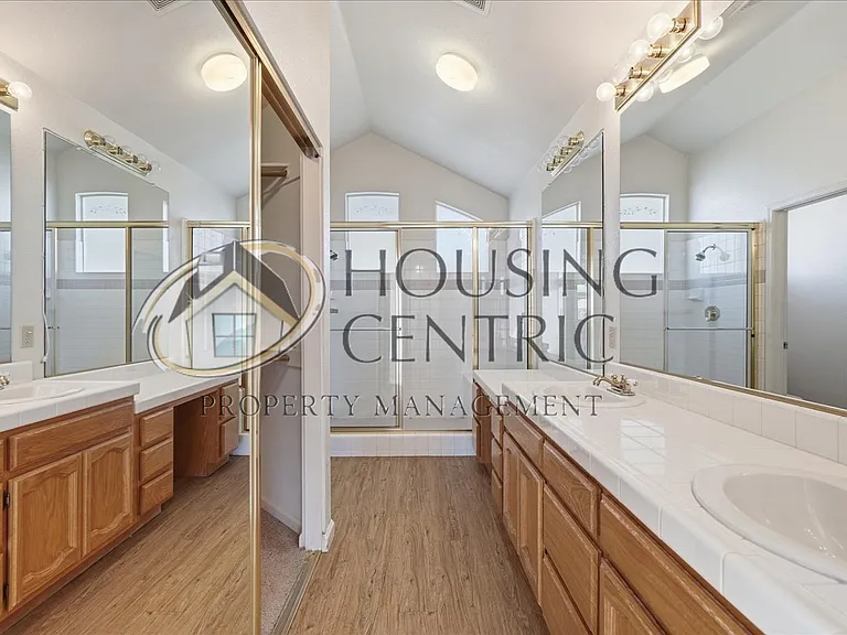 108 Pembury Way — Photo 23