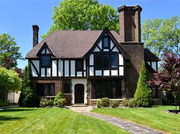 3236 Warrington Rd, Shaker Heights, OH 44120