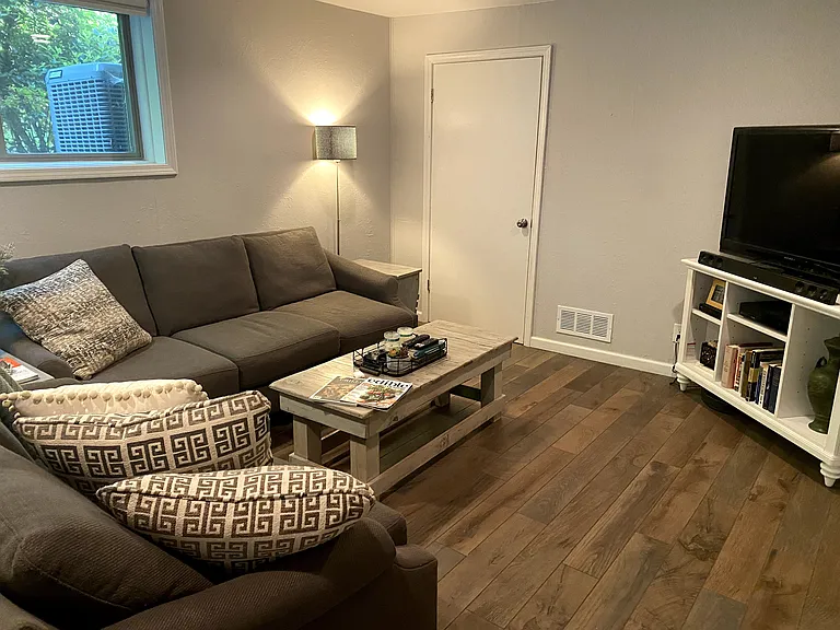 2211 Creek Park Rd #2 — Photo 6