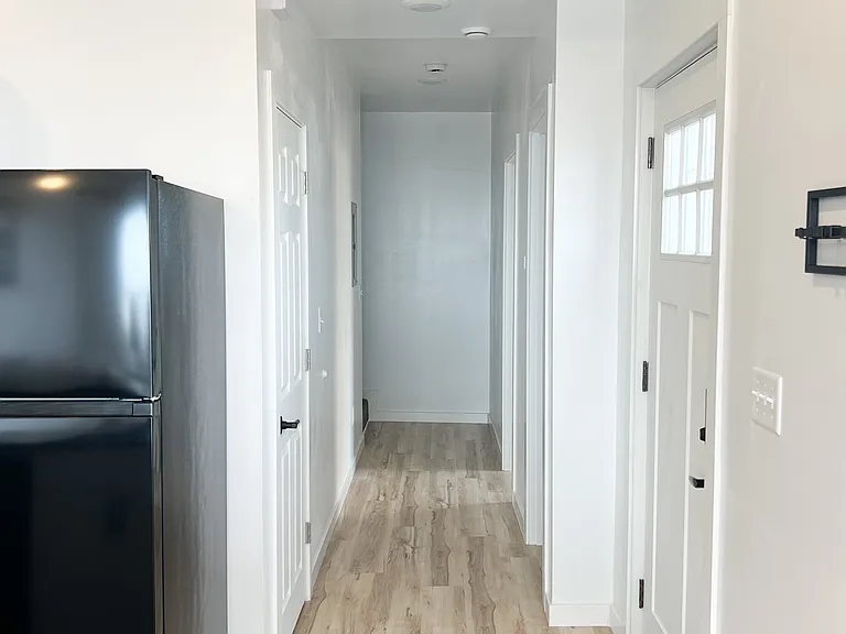 509 W 4th St #2 — Photo 7