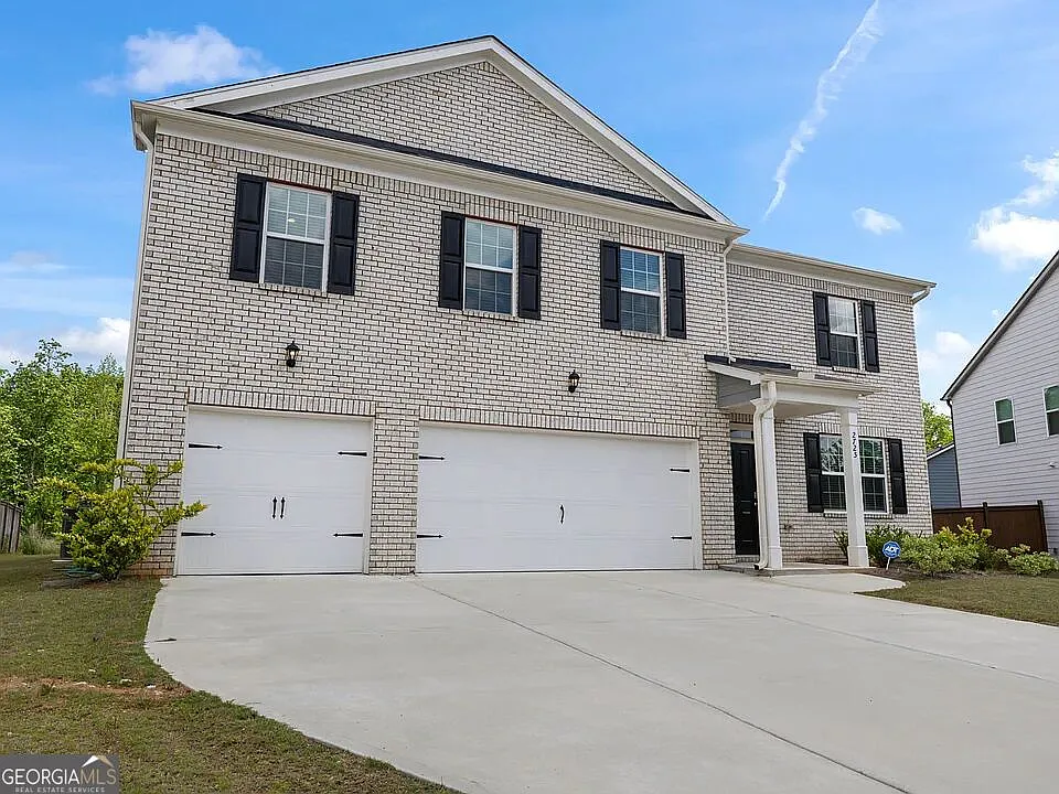 5 bed, 4.5 bath, 3411 sqft, $3,650 — Photo 2