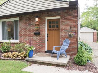 1174 Kay Pkwy, Ann Arbor, MI 48103