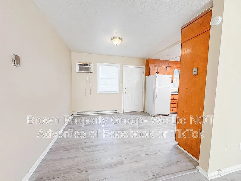 2 bed, 1.0 bath, 900 sqft, $875 — Photo 3