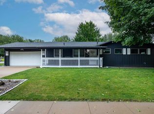 1868 Carter Rd, Dubuque, IA 52001