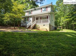 1025 Mountain Lake Rd, Glade Valley, NC 28627