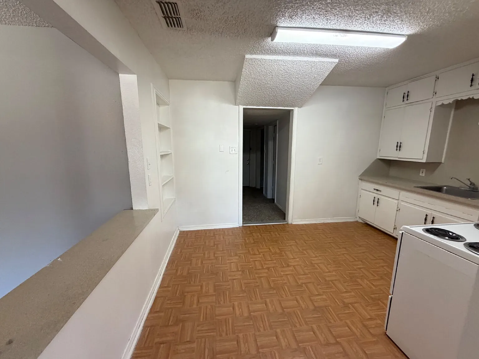 4 bed, 2.0 bath, 1371 sqft, $1,100 — Photo 4