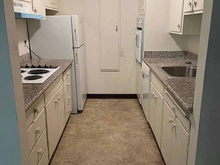 1550 Walnut St #7 — Photo 5