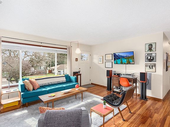 5th image of 4219 SE Rio Vista St