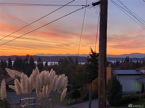 Beautiful Sunset View, taken from your Front Porch!