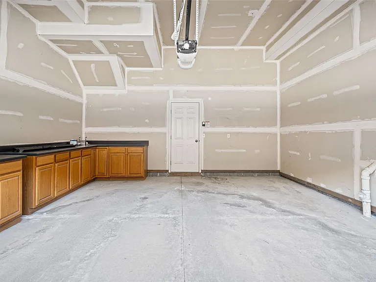 420 Lewis Ct — Photo 38