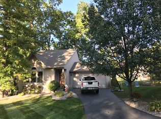 4030 Edmore Rd, Waterford, MI 48329