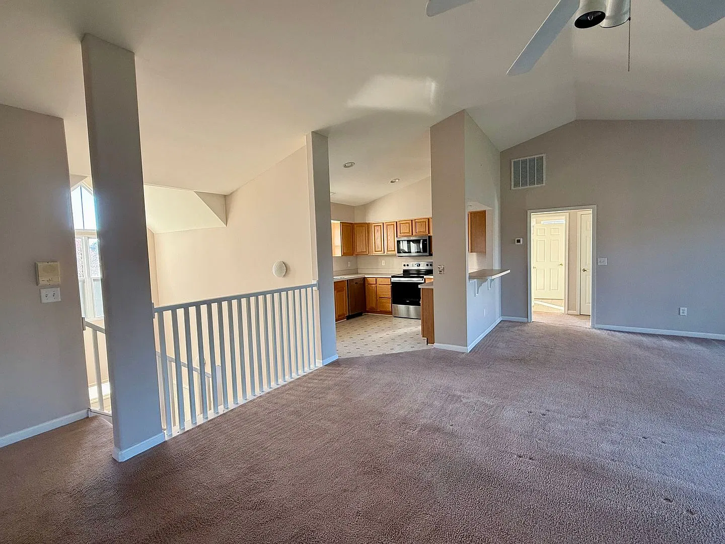 Spacious villa living with low-maintenance convenience in sought-after Hearthstone Manor! — Photo 2