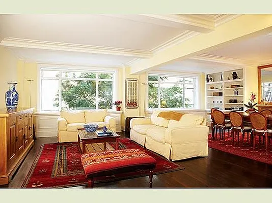 Rented by MLX | media 12