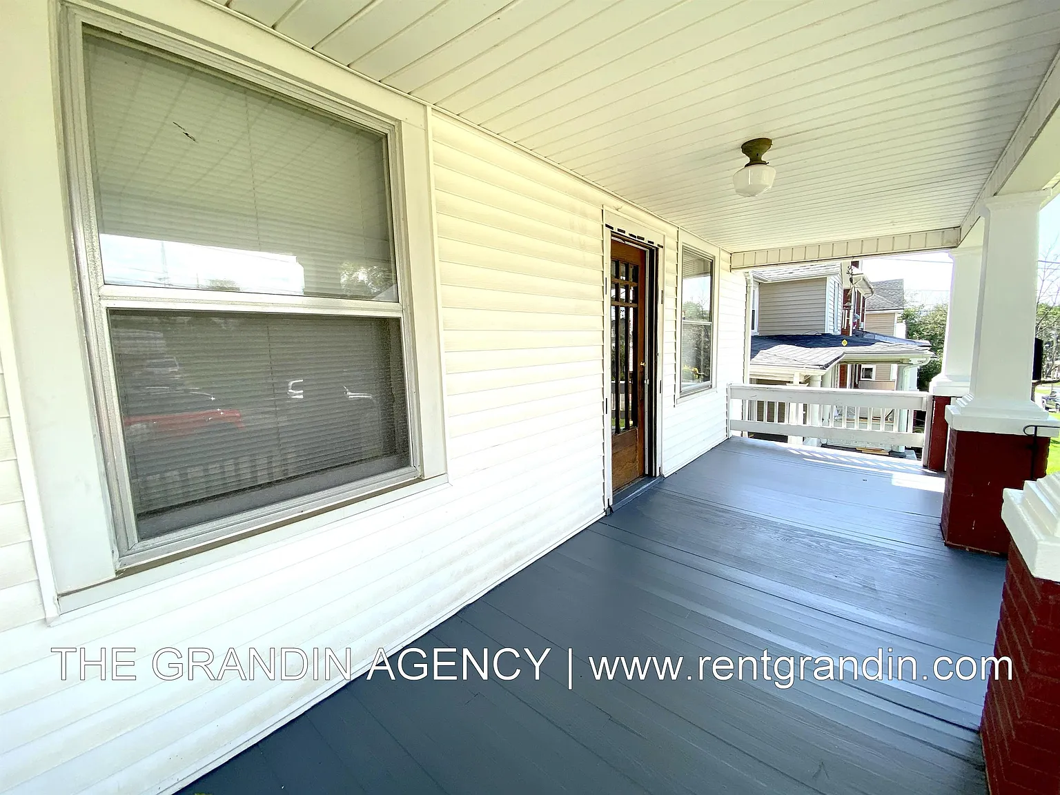 1129 Stewart Ave SE - 1 — Photo 3