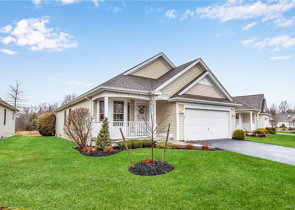 1st image of 26 French Oaks Ln