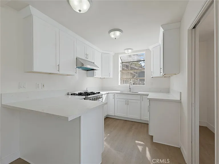 22222 Vanowen St — Photo 22