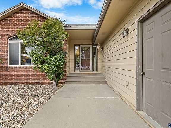 3rd image of 3429 S Moonflower Ave
