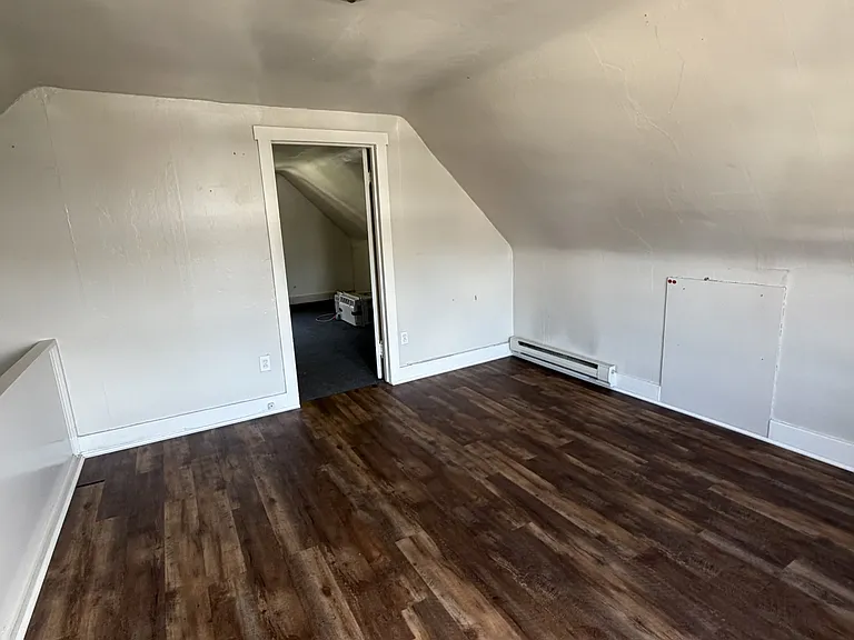 210 S McKean St #B — Photo 11