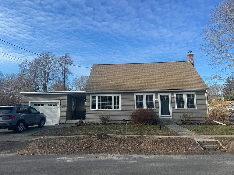 Dudley Ave — Photo 17