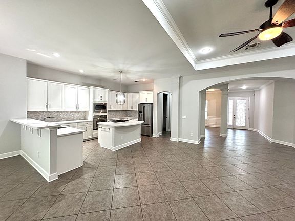 3rd image of 559 Majestic Eagle Dr