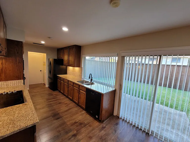 629 Perdido Dr — Photo 6