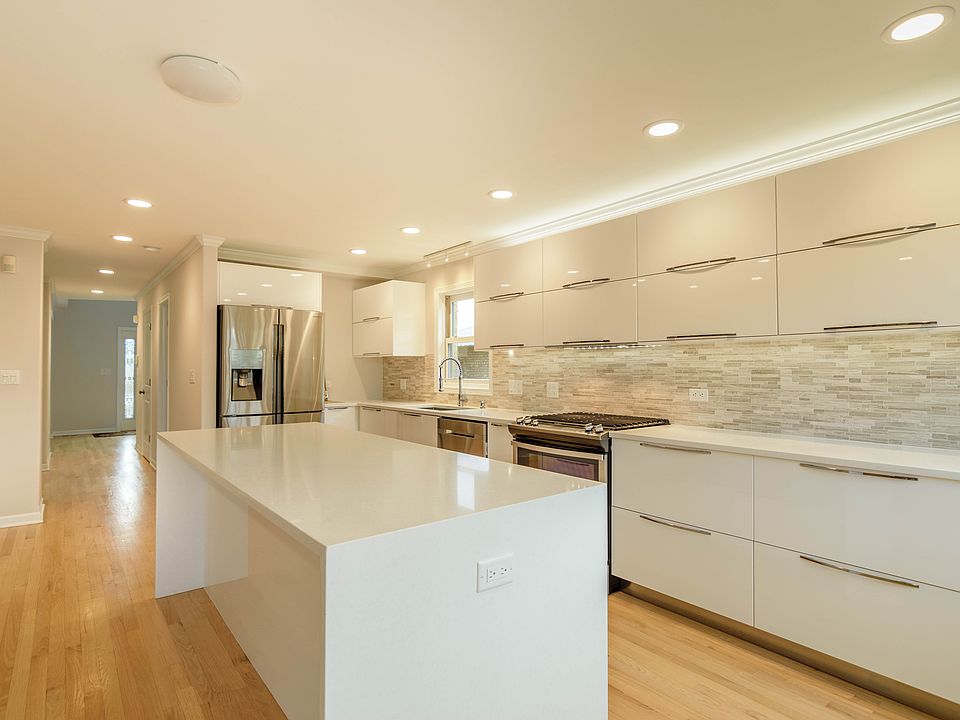 1st image of 7450 W Winnemac Ave #1