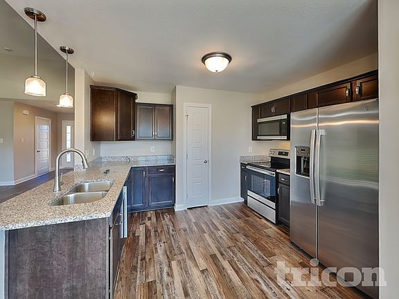 5th image of 1085 Dublin Dr