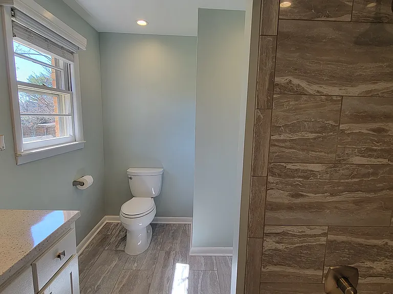2401 Ridgeland Dr — Photo 8