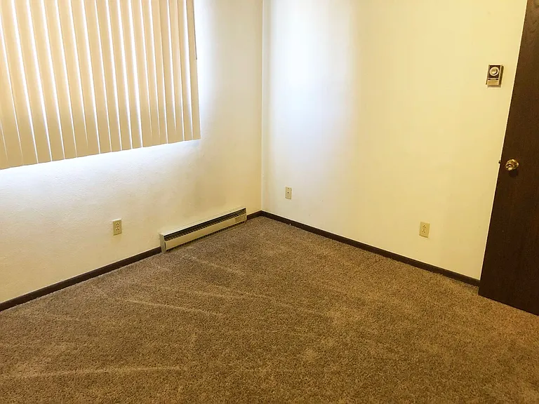 5402 Schmutzler St — Photo 16
