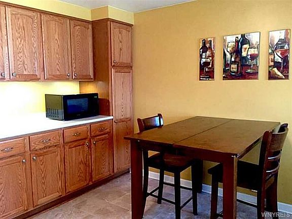 5th image of 64 Autumnwood Dr