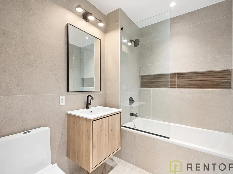 135 S 3rd St #3C — Photo 5