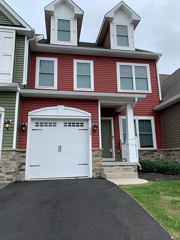 1st image of 104 Eagle Ct