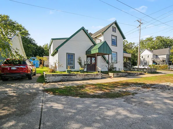 210 Cleveland St, Manistee, MI 49660