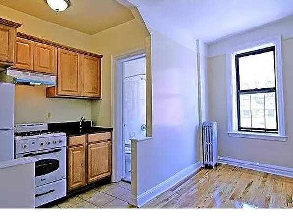 1517 Taylor Ave, Bronx, NY 10460
