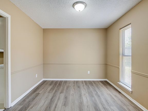 5th image of 4408 Howardcrest Dr