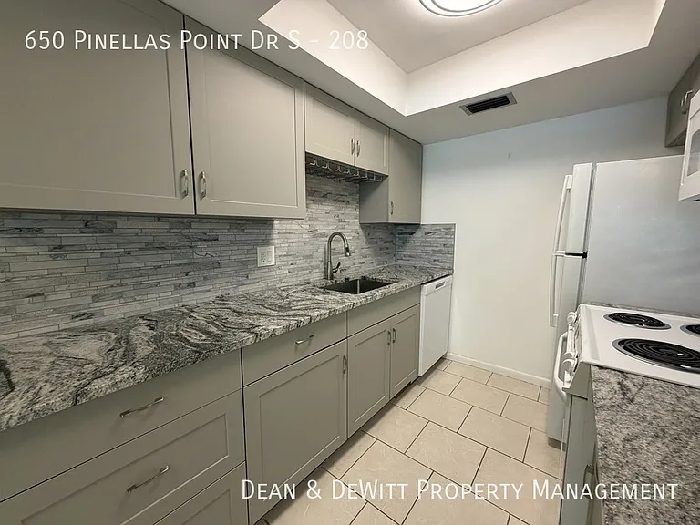 650 Pinellas Point Dr S #208 — Photo 5