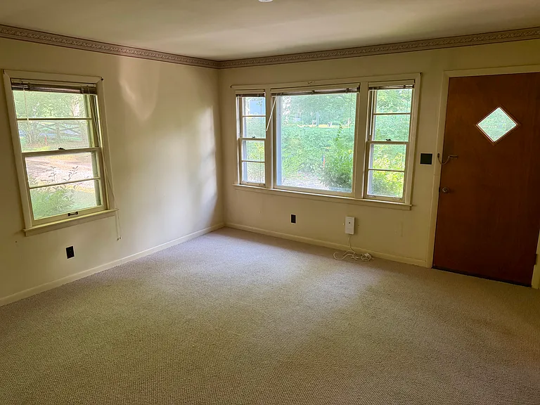 422 Eddy Ln — Photo 10