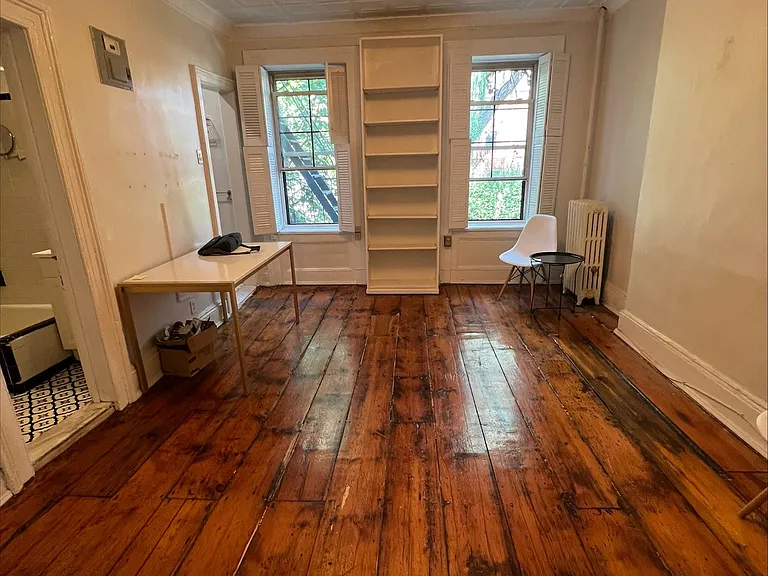 115 Bergen St #2 — Photo 2