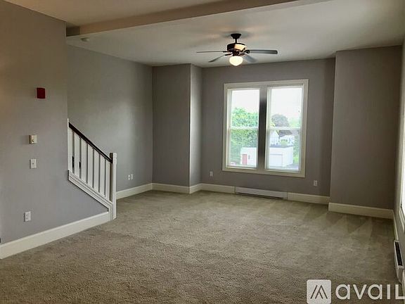 5th image of 1312 Wisconsin Ave #201