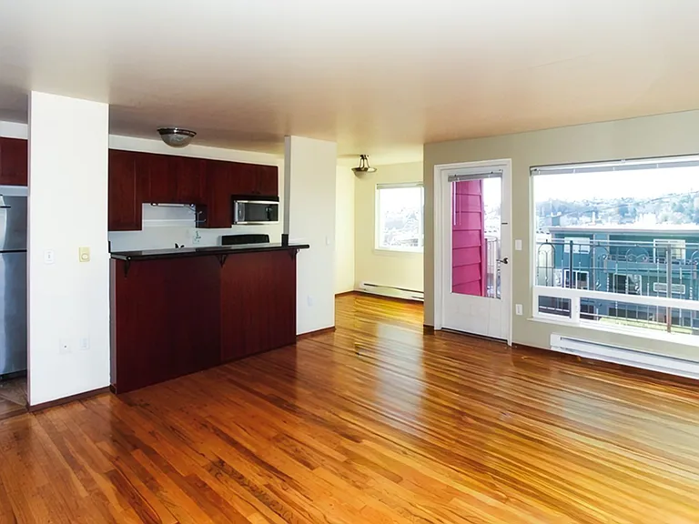 Barrett Square Apartments: Your Ideal Urban Home — Photo 14