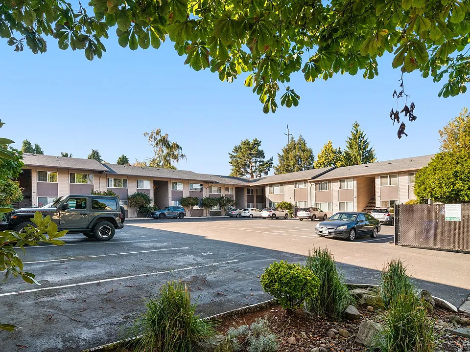 27th East Apartments