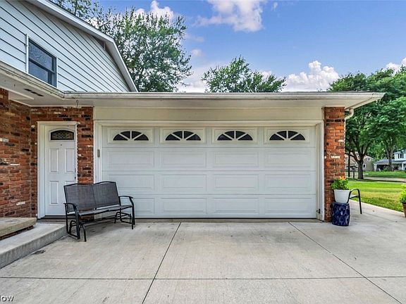 4th image of 9128 Idlewood Dr