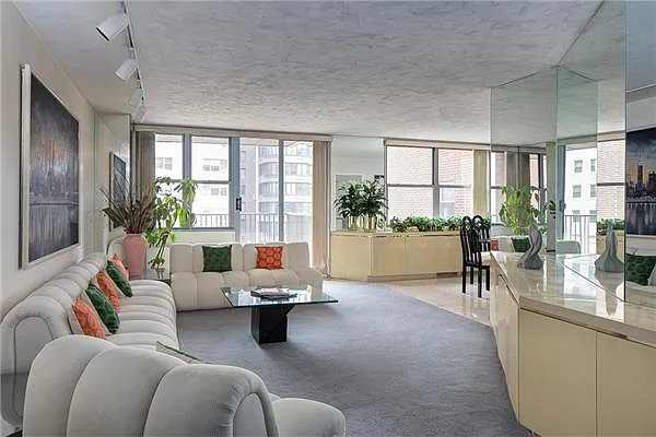 Sold by R New York | media 13