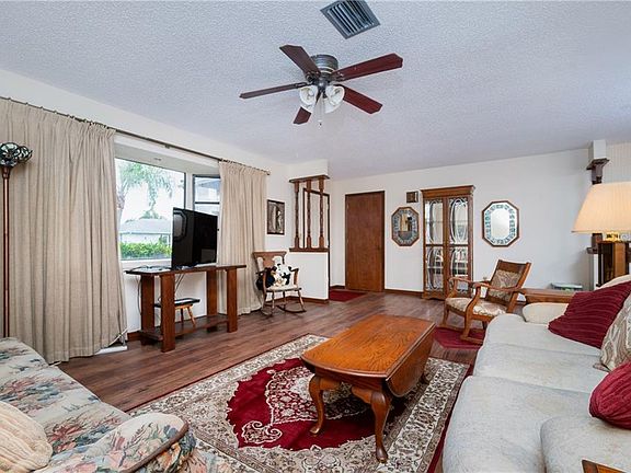 5th image of 9024 Anita Ave