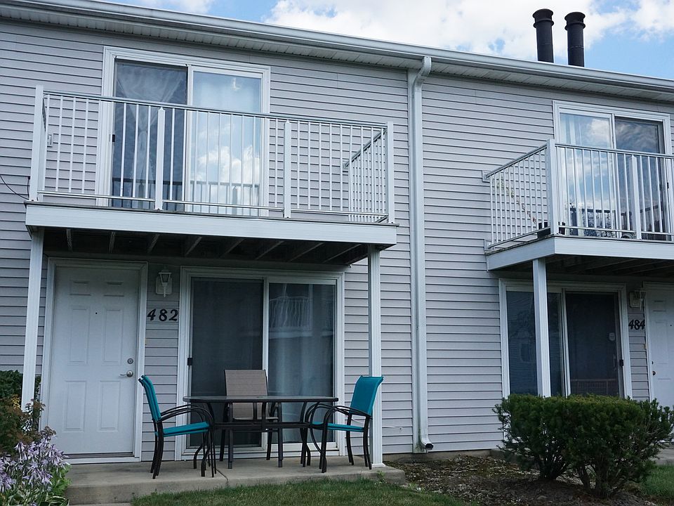 1st image of 482 Meadow Green Ln