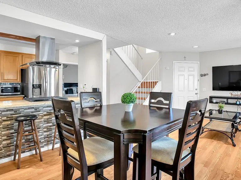 720 Matthisen Cir — Photo 23