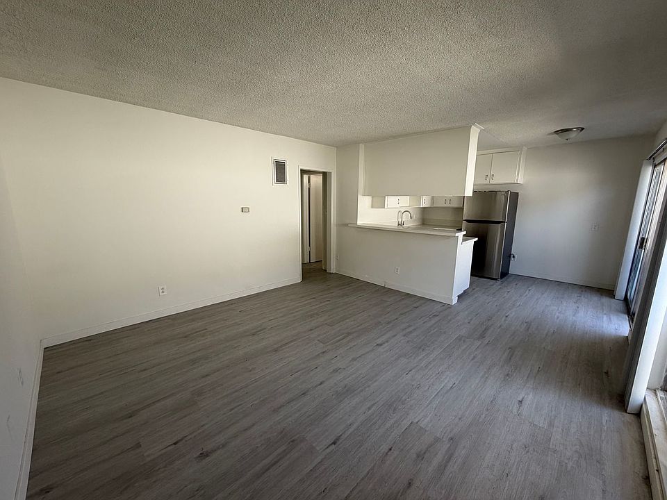 1st image of 1422 Barry Ave APT 2