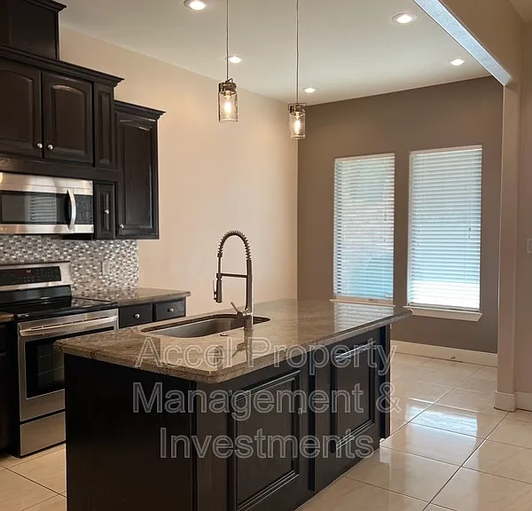 711 Abbott Ave — Photo 6