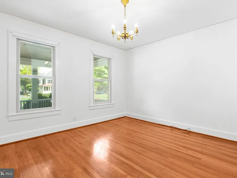 1404 Washington Ave — Photo 8