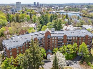 300 River Rd APT 501, Manchester, NH 03104